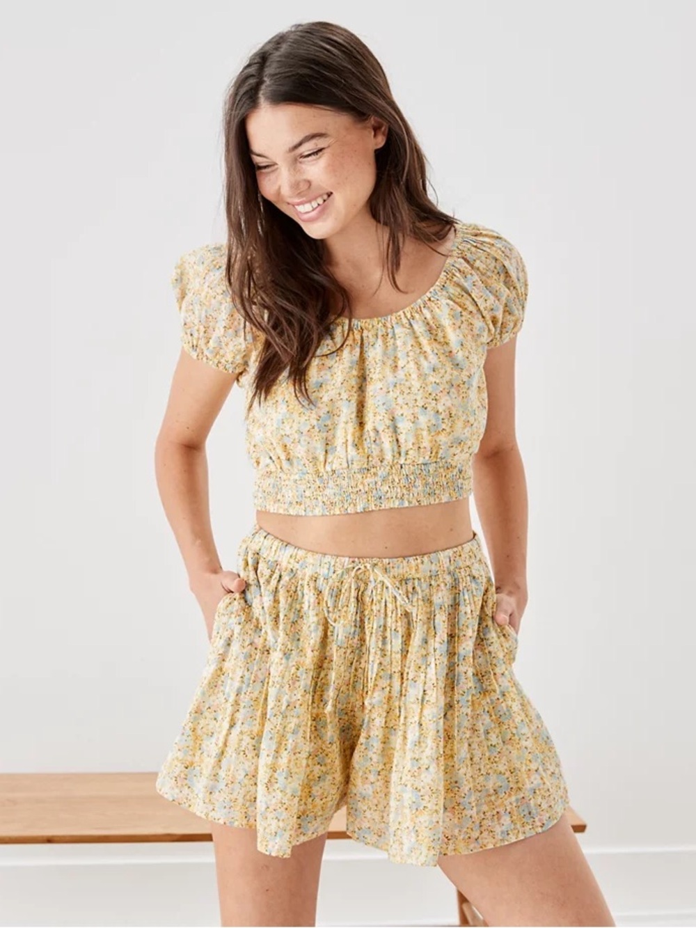 American Eagle Outfitters Yellow Floral Smocked shorts NWOT size S